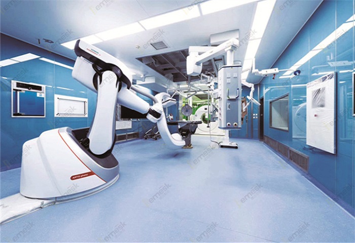 Modular glass integrated operating room